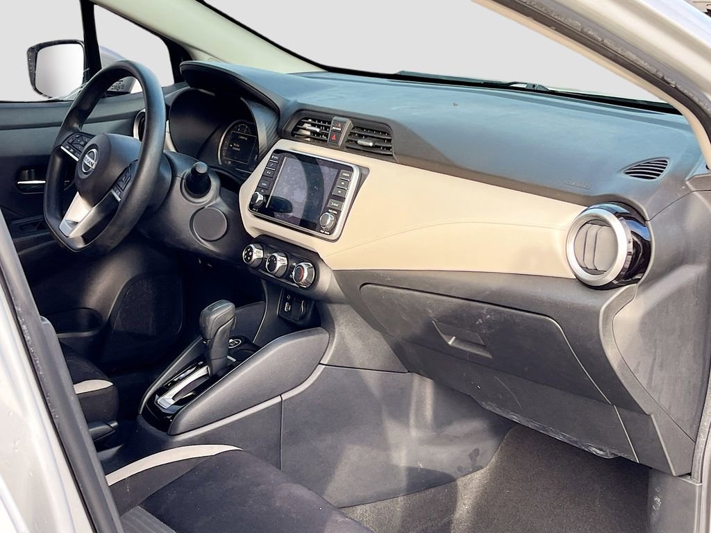 Used 2022 Nissan Versa SV image 28