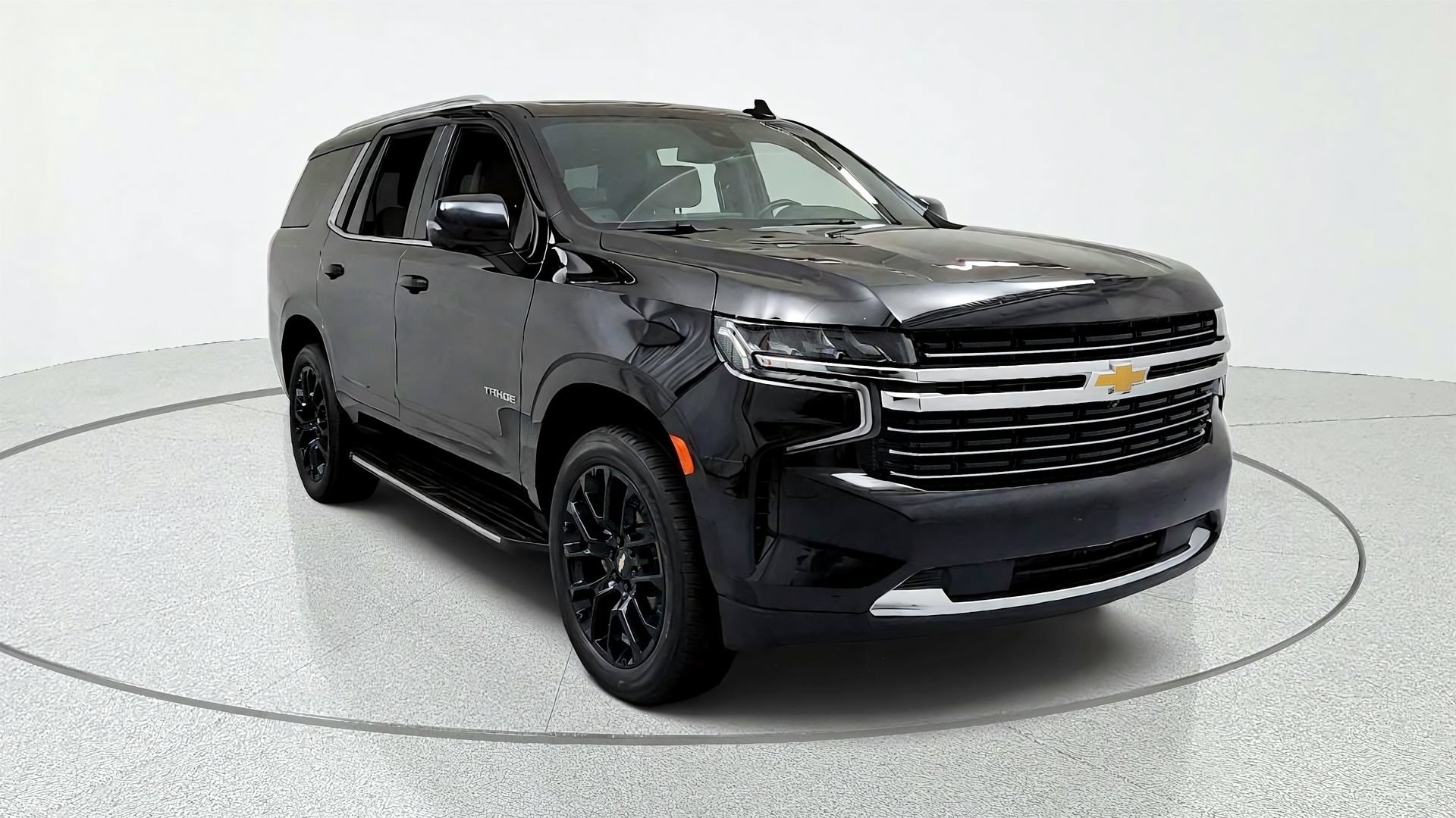 Used 2023 Chevrolet Tahoe LT w/ Luxury Package AWD/4WD image 7