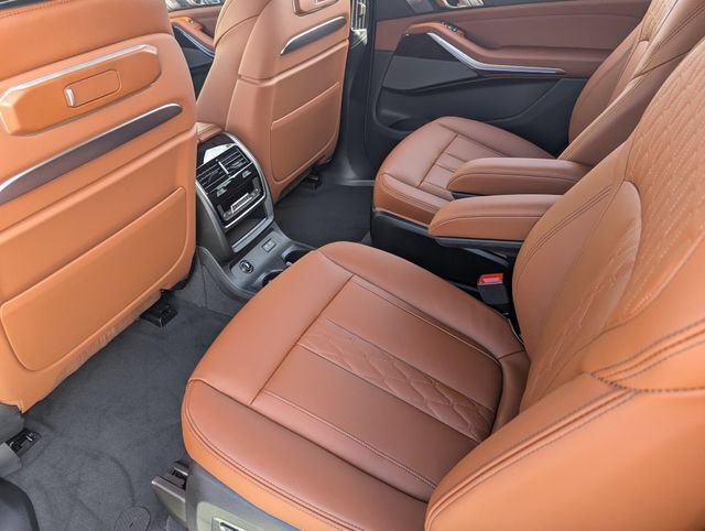 New 2027 BMW X7 xDrive40i w/ Executive Package AWD/4WD image 18