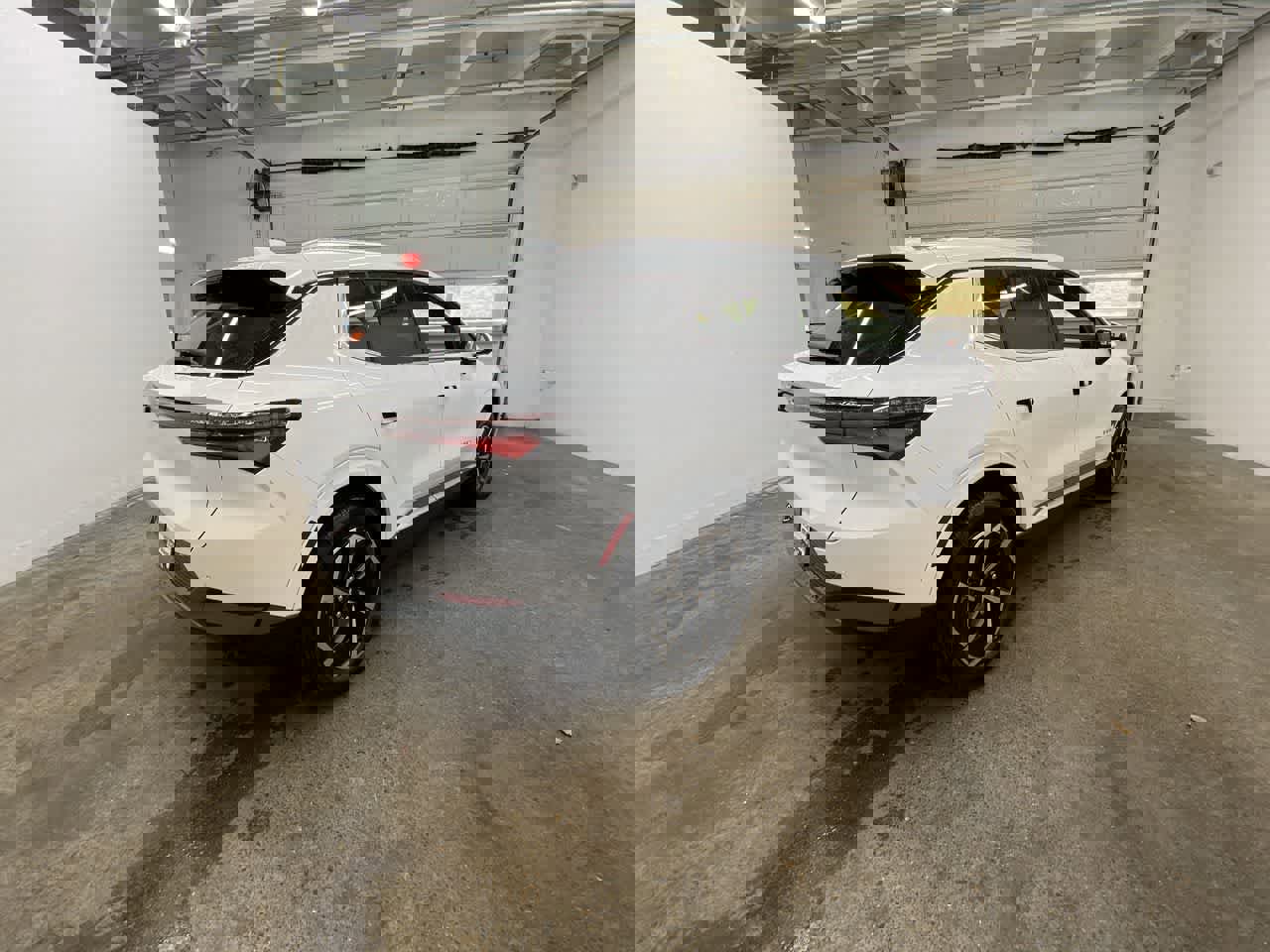 Used 2025 Chevrolet Equinox EV LT w/ Convenience Package image 6