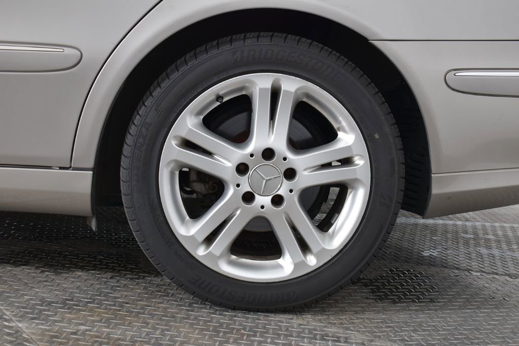 Used 2004 Mercedes-Benz E 500 Sedan image 26