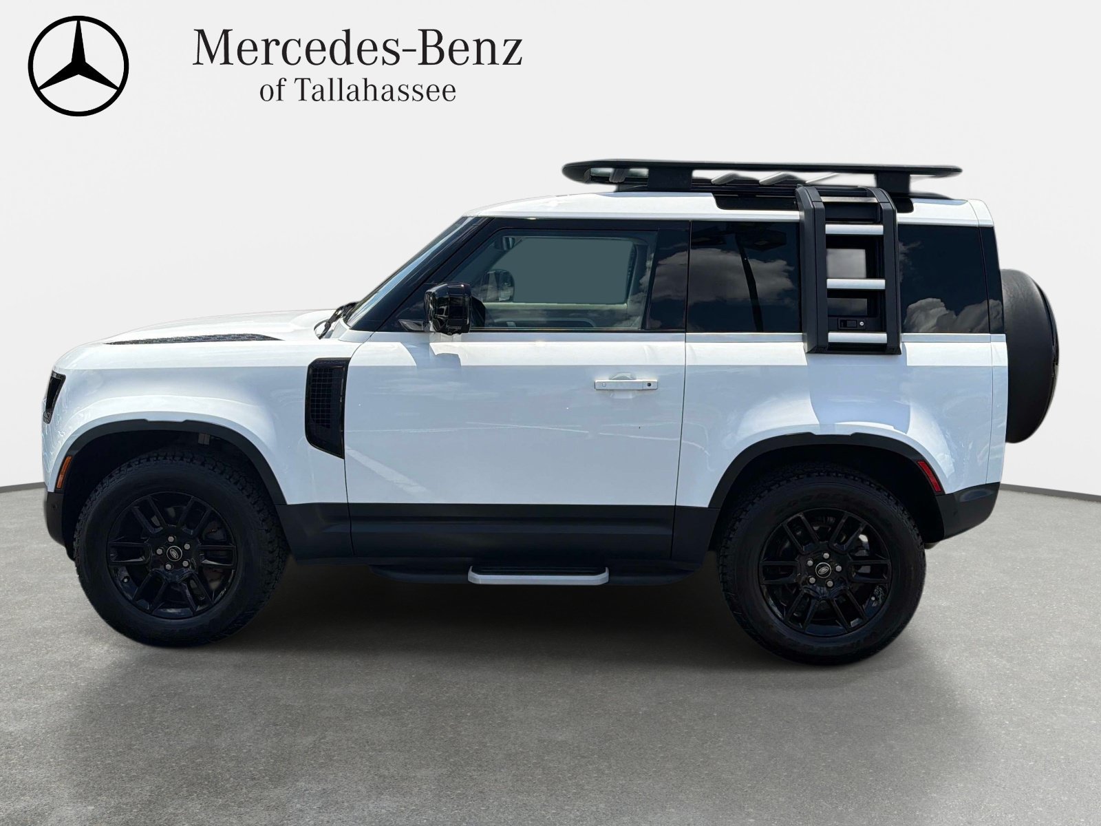 Used 2023 Land Rover Defender 90 S AWD/4WD image 8