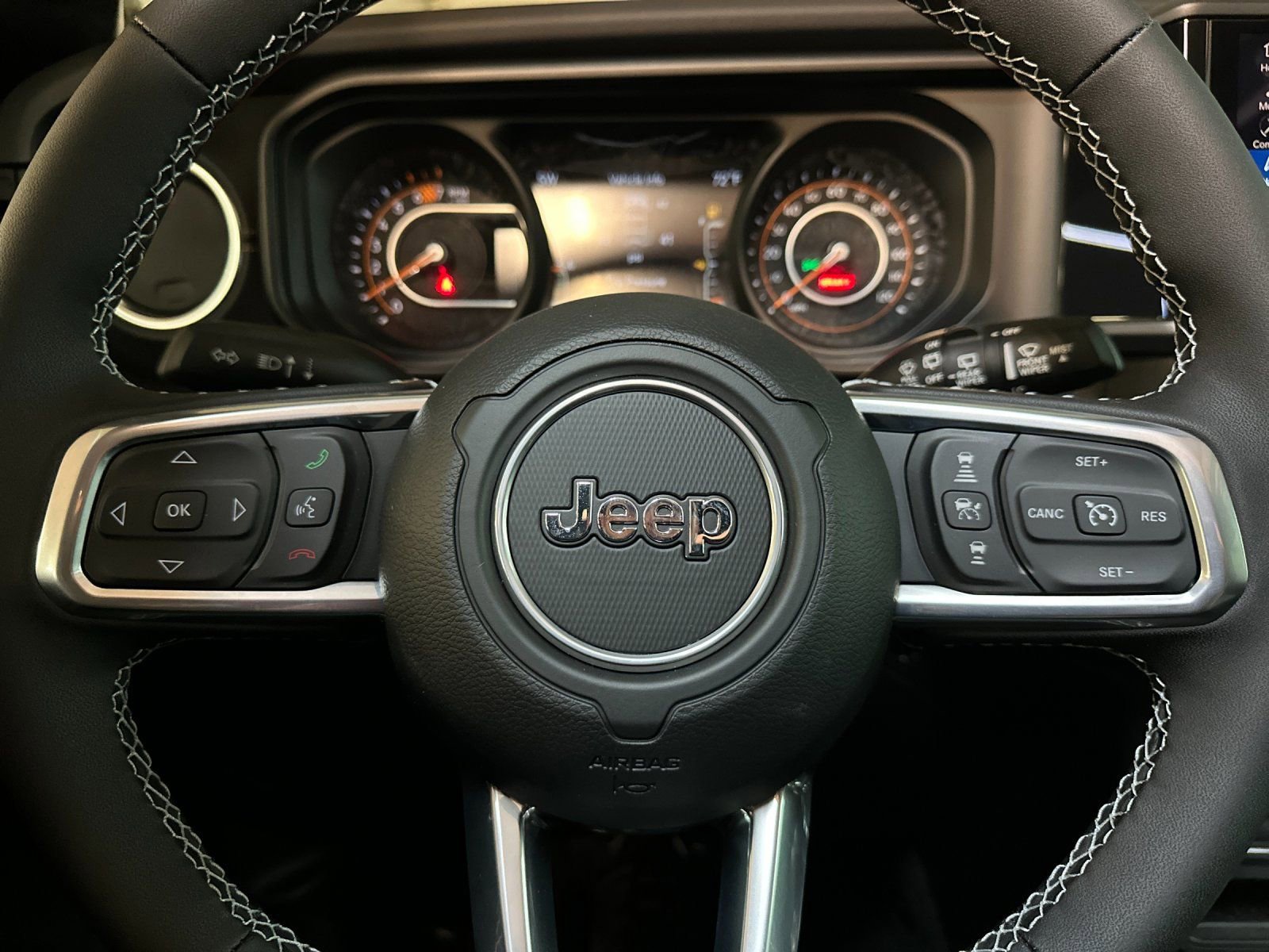 New 2025 Jeep Wrangler Sahara w/ Safety Group AWD/4WD image 23