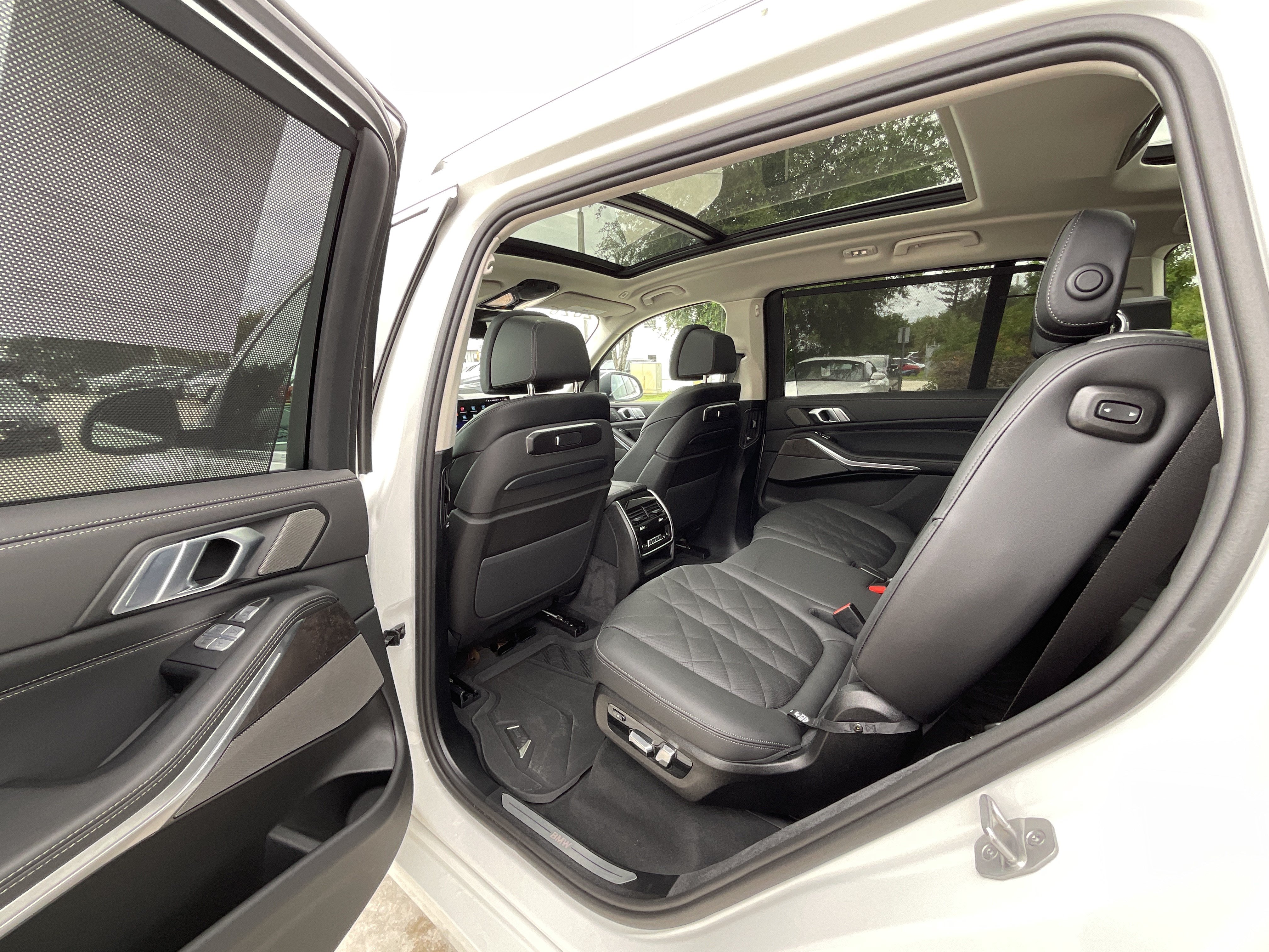 Certified 2026 BMW X7 xDrive40i w/ Premium Package AWD/4WD image 23
