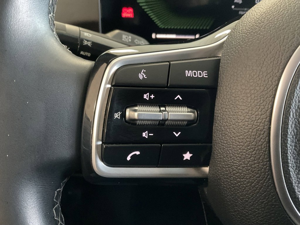 Used 2024 Kia Sorento S image 13
