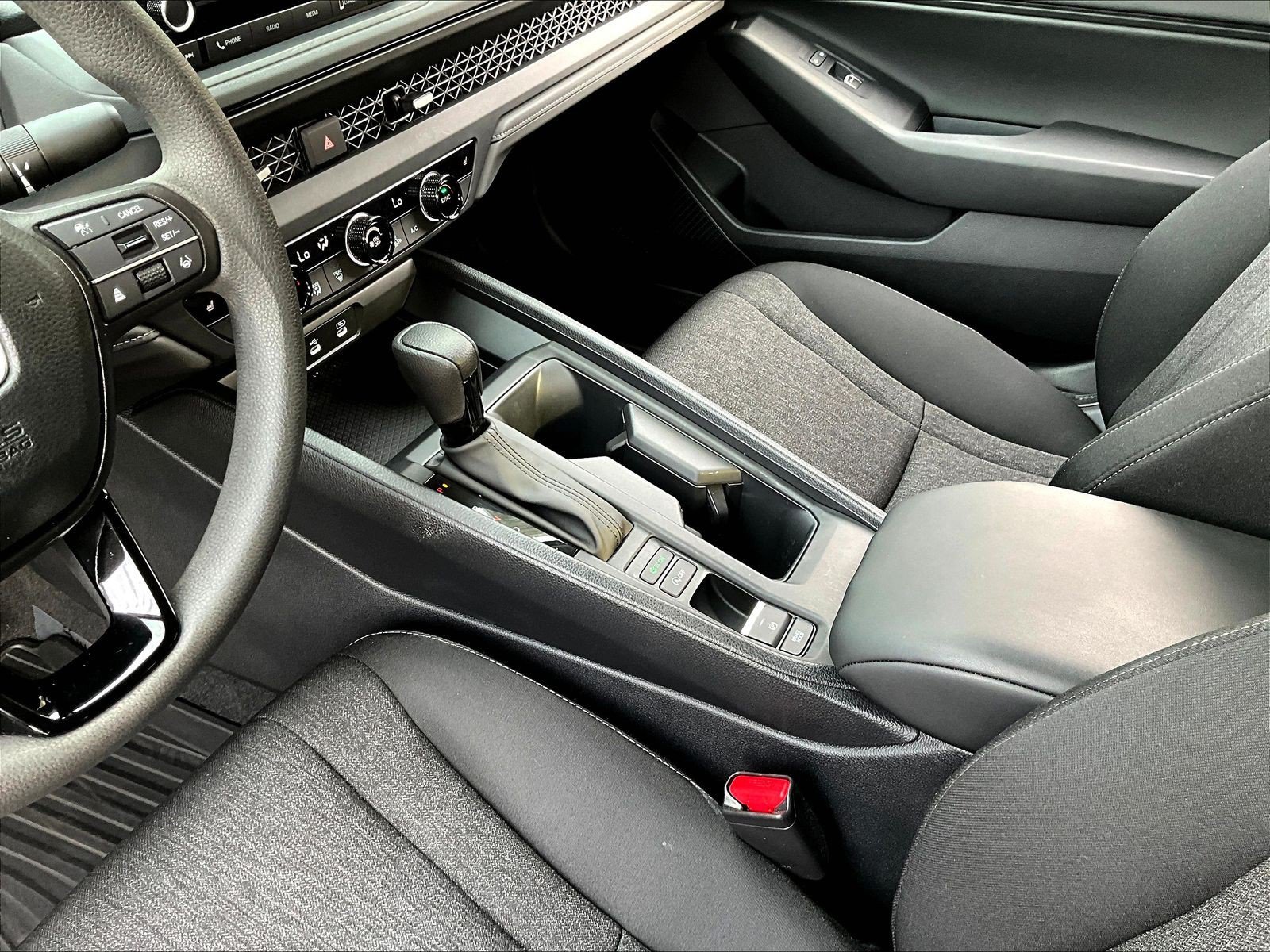 Used 2025 Honda Accord SE image 18