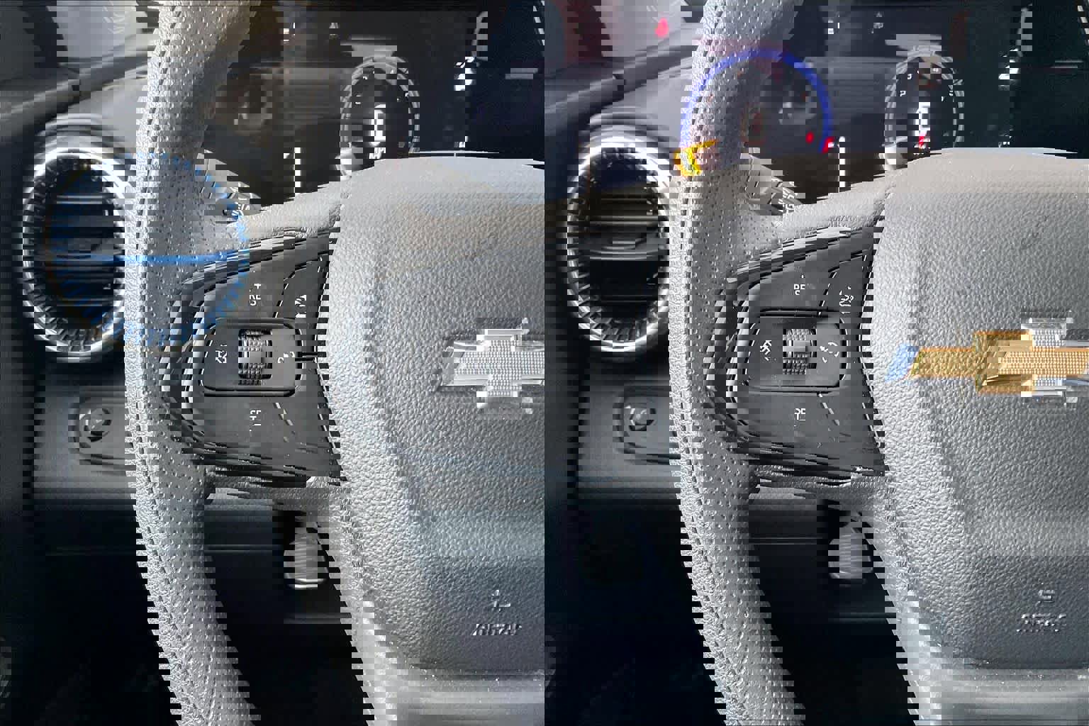 Certified 2025 Chevrolet Trax LT image 23