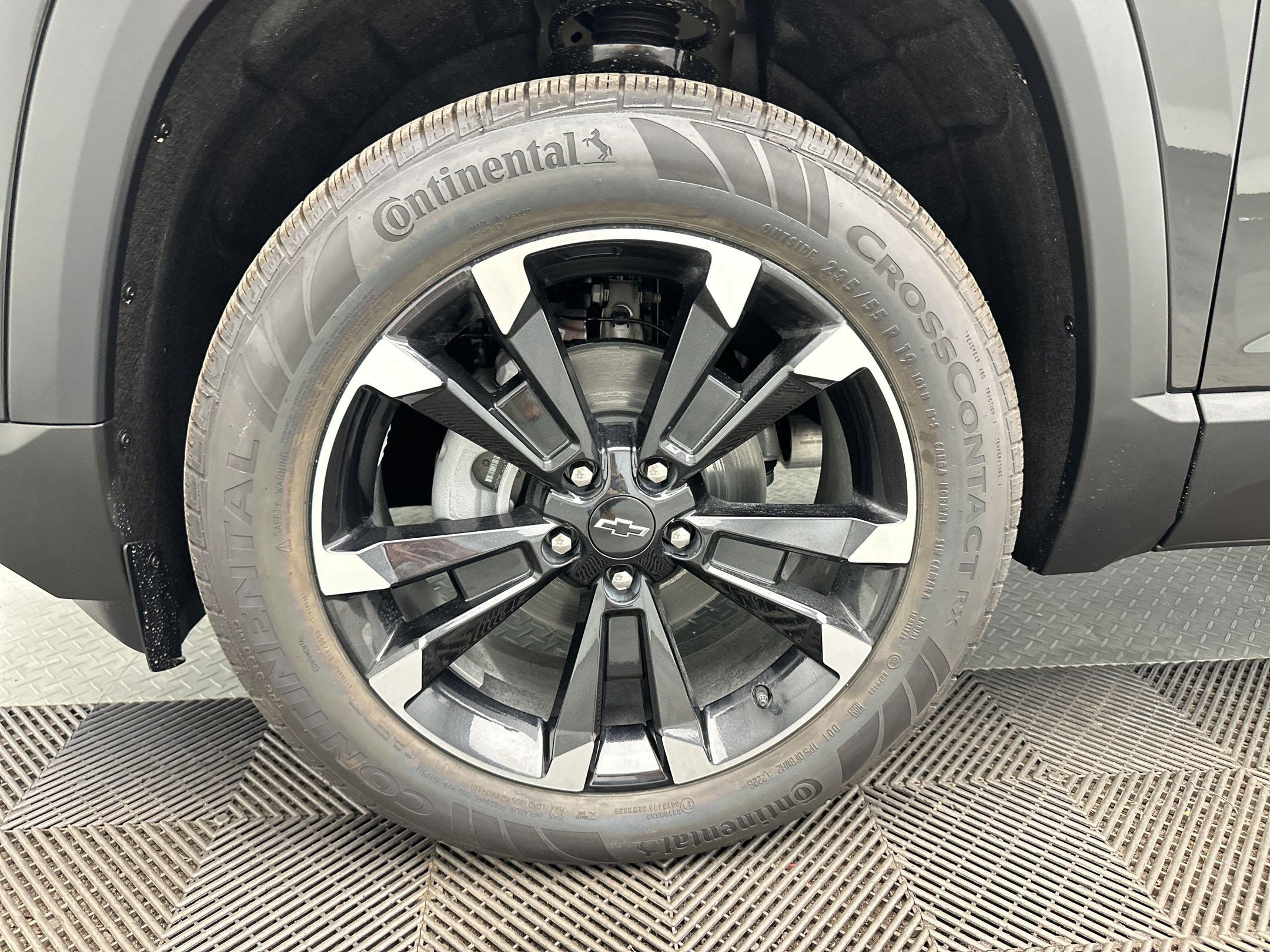 New 2027 Chevrolet Equinox RS w/ LPO, Floor Liner Package AWD/4WD image 12