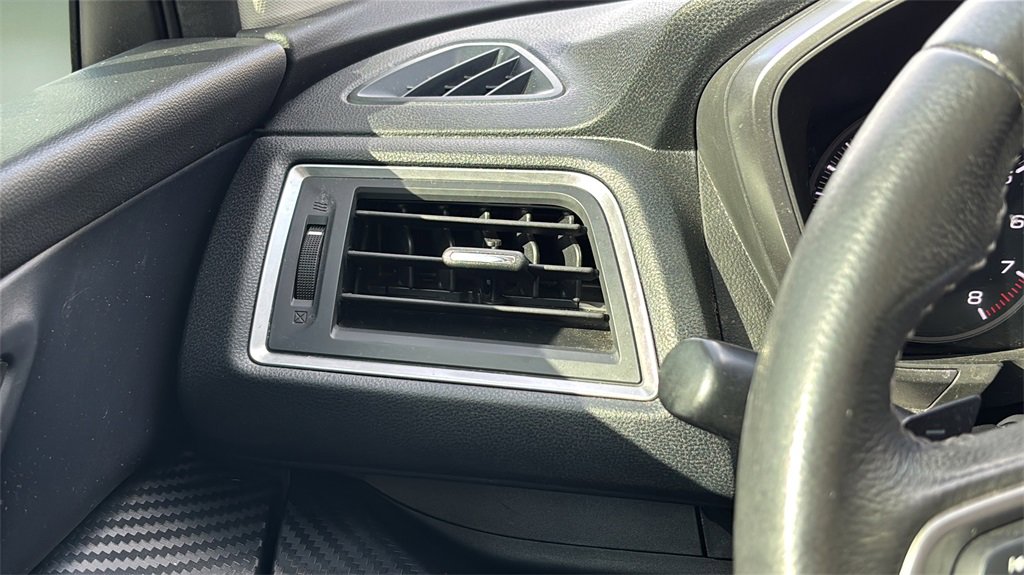 Used 2023 Subaru Ascent Premium w/ Convenience Package image 17