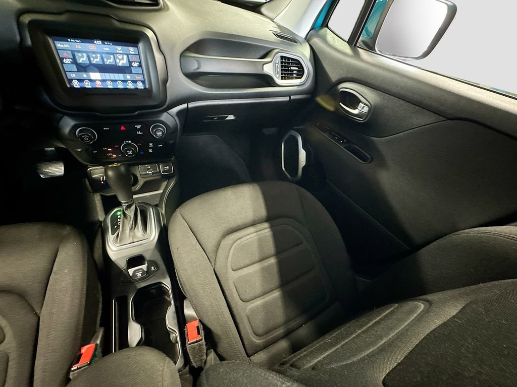 Used 2021 Jeep Renegade Latitude AWD/4WD image 16