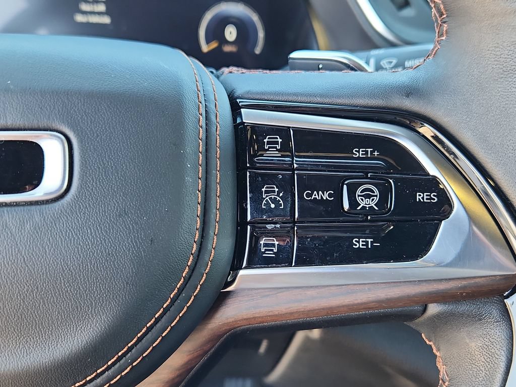 Certified 2024 Jeep Grand Cherokee Summit AWD/4WD image 19