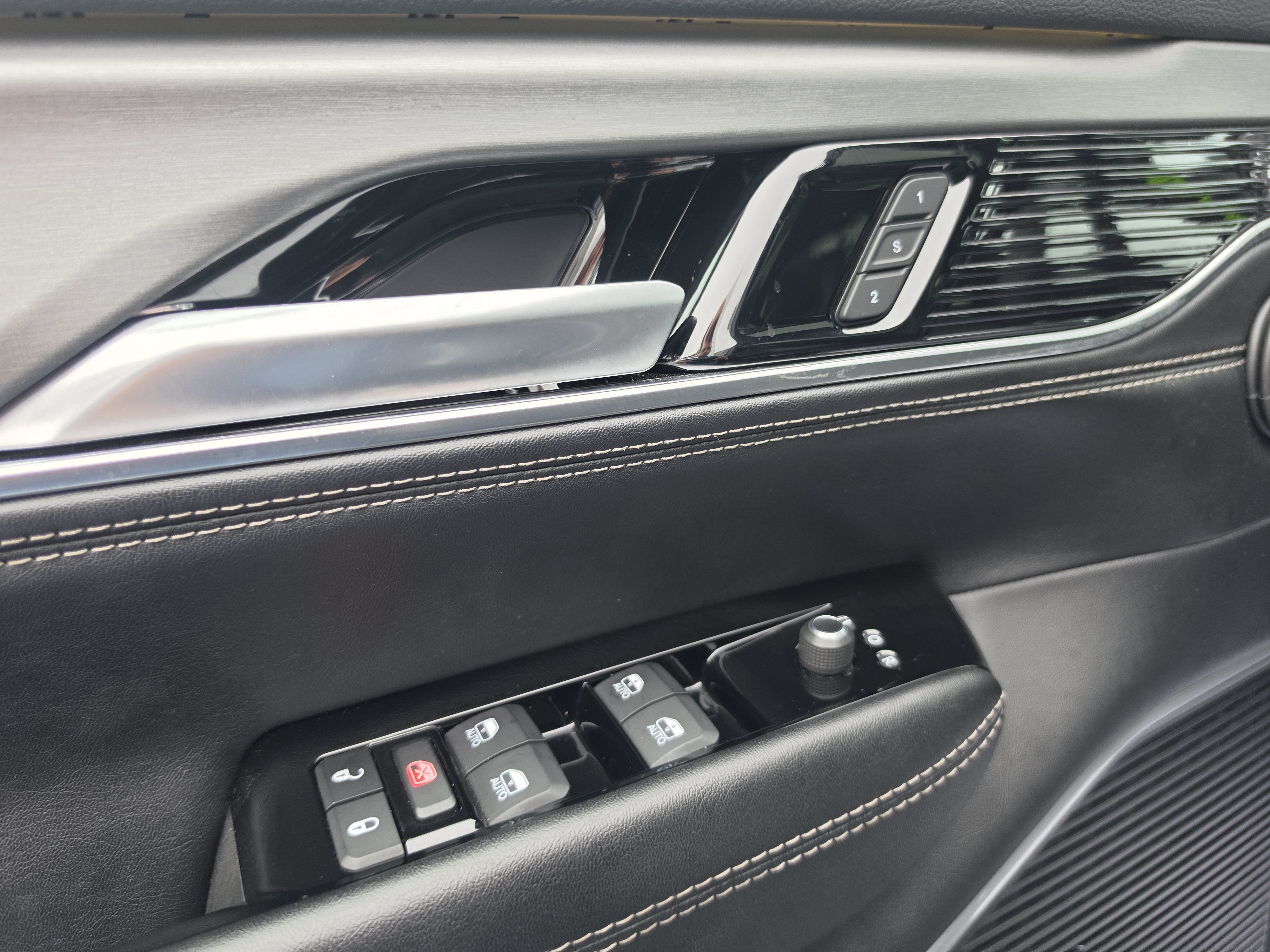 Used 2024 Jeep Wagoneer Series II w/ Convenience Group I AWD/4WD image 19