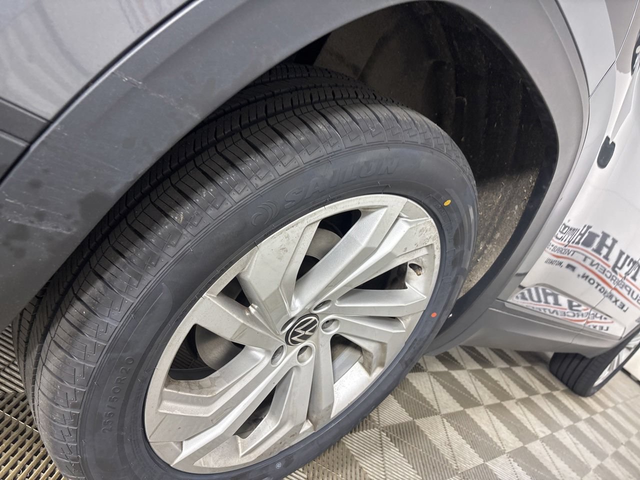 Used 2023 Volkswagen Atlas SE AWD/4WD image 32