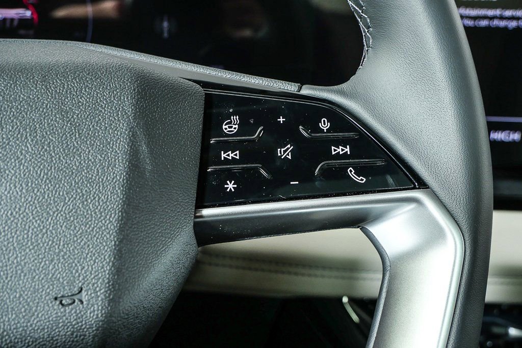 New 2025 Audi Q6 e-tron Premium Plus image 12