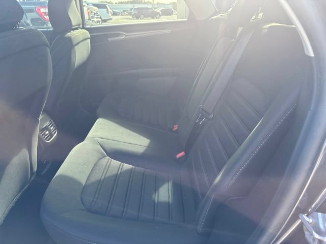 Used 2020 Ford Fusion SE FWD image 10