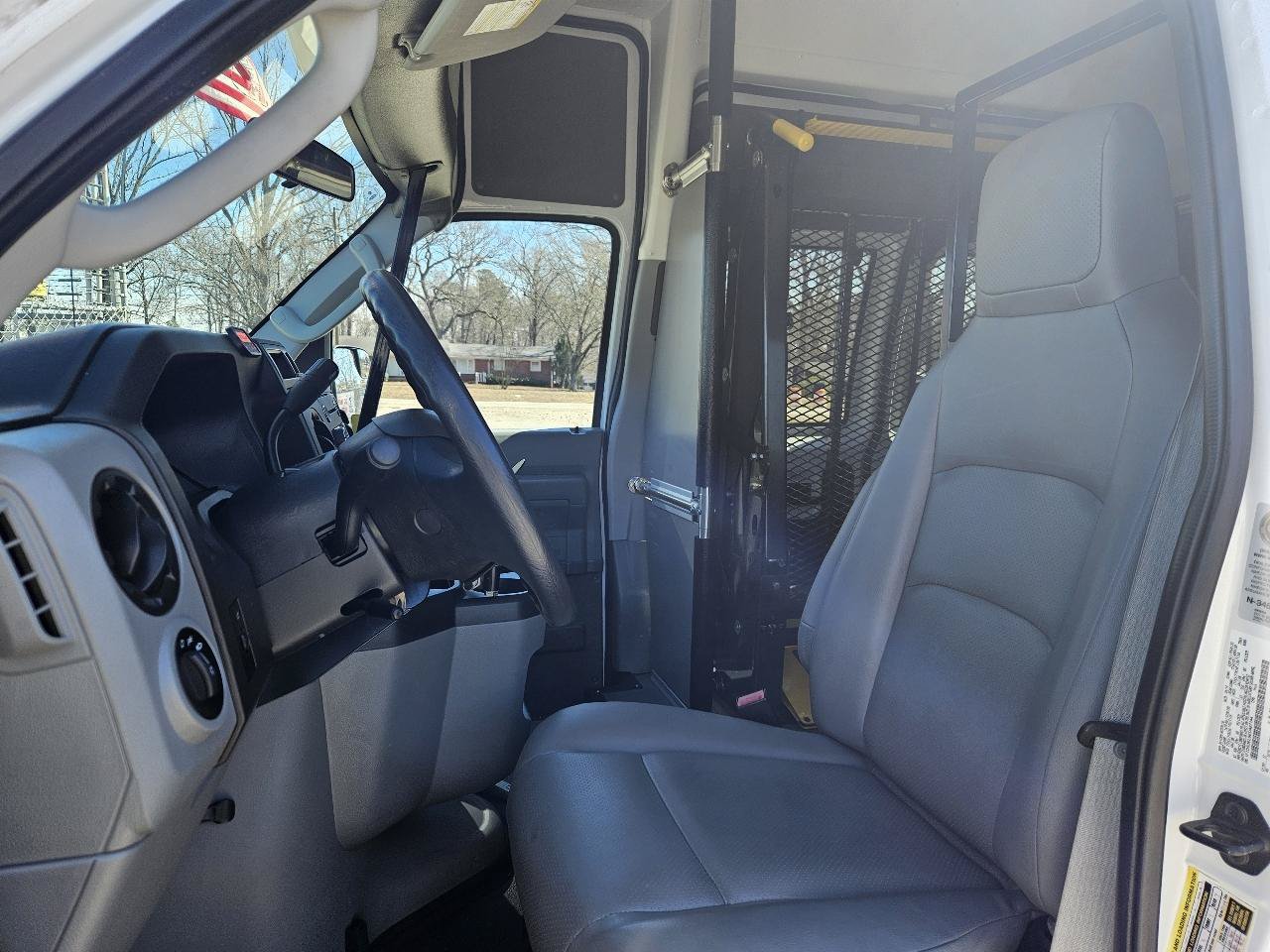 Used 2014 Ford E-350 and Econoline 350 Extended Super Duty w/ Power Group RWD image 11
