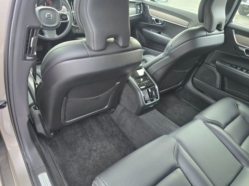 Used 2021 Volvo S90 T6 Inscription image 22