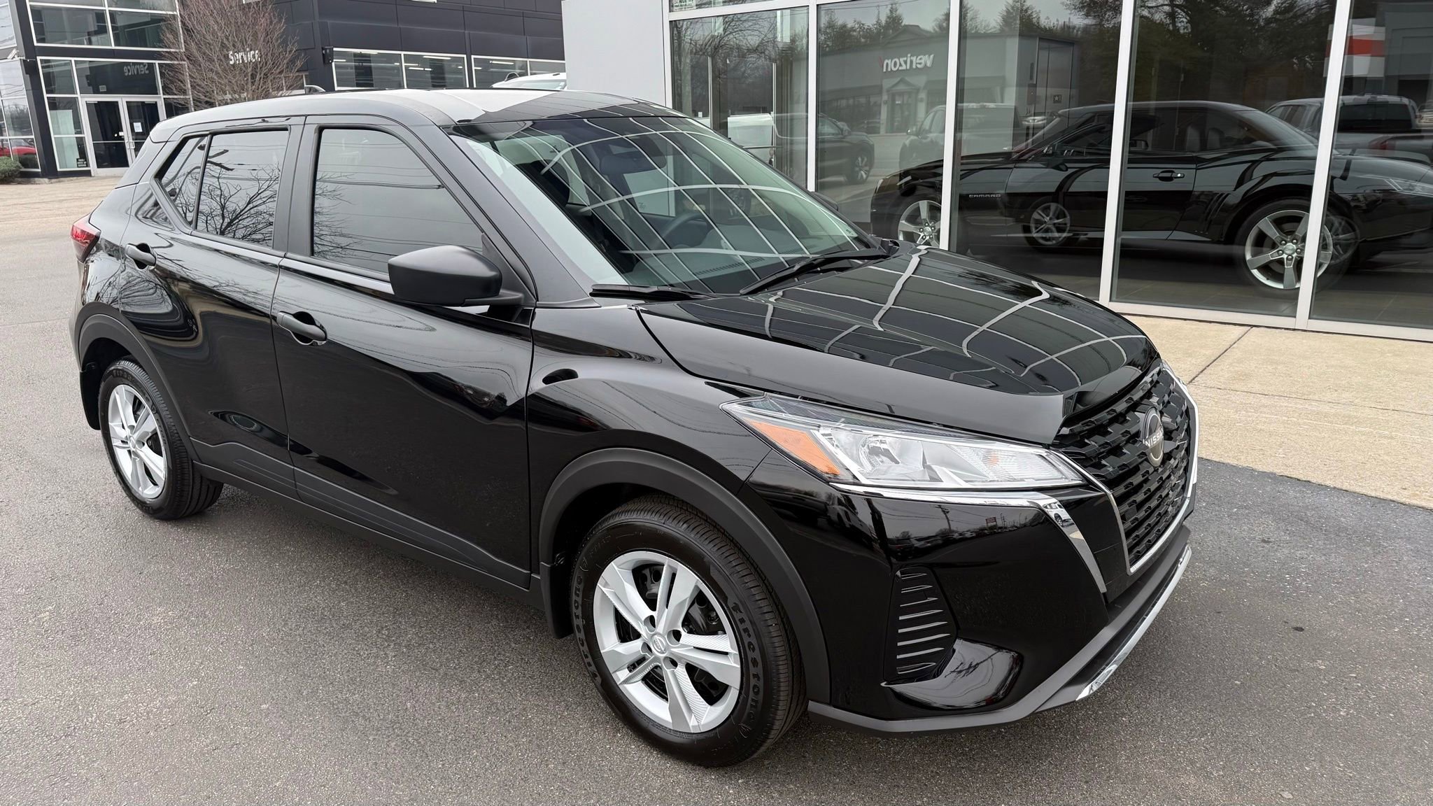 Used 2025 Nissan Kicks Play S image 12