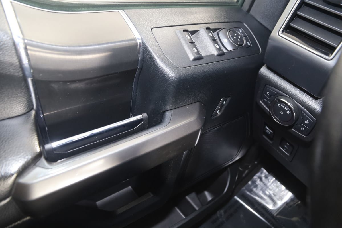Used 2019 Ford F150 XLT w/ Equipment Group 302A Luxury AWD/4WD image 30