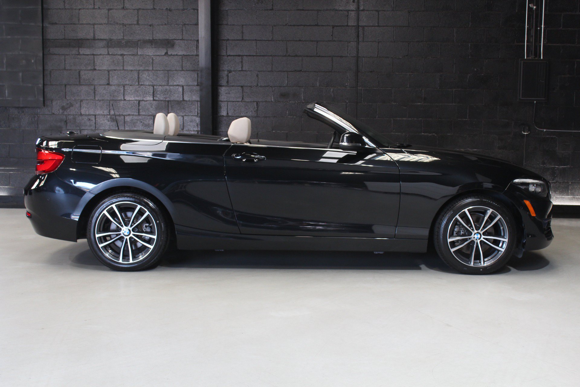 Used 2018 BMW 230i Convertible RWD image 20