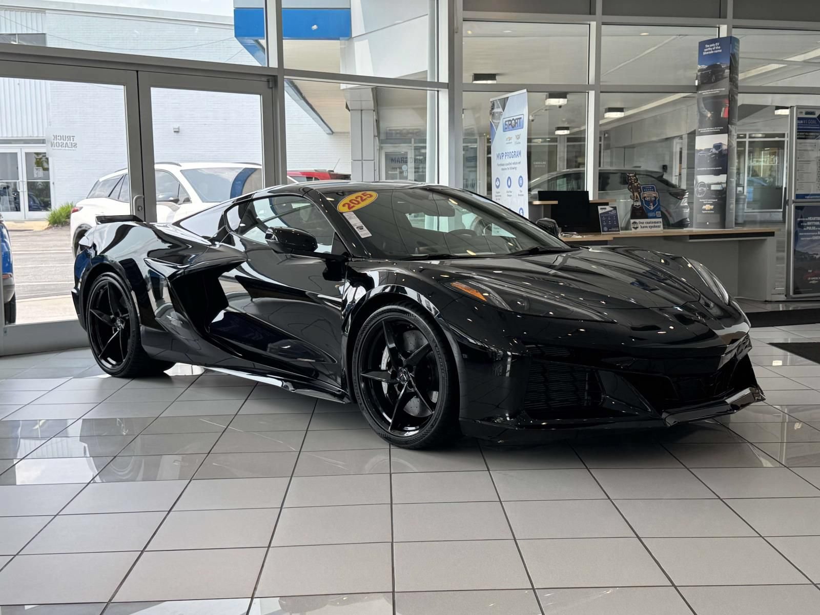 Used 2025 Chevrolet Corvette E-Ray AWD/4WD image 29