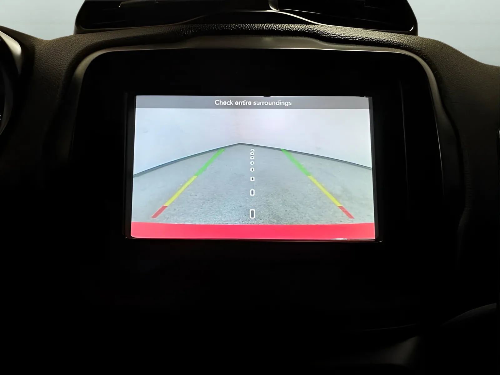 Used 2018 Jeep Renegade Altitude FWD image 20