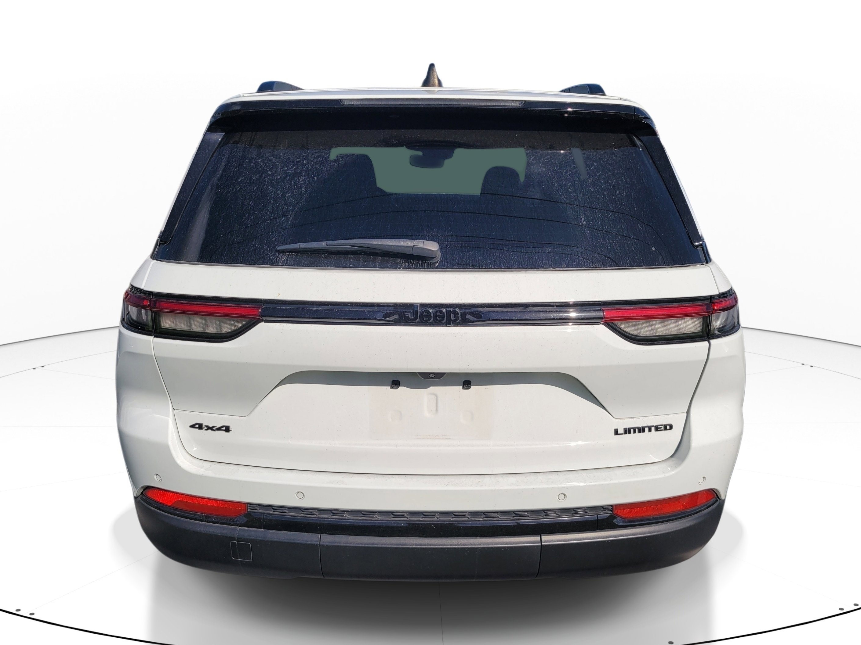 Used 2024 Jeep Grand Cherokee Limited w/ Black Appearance Package image 5