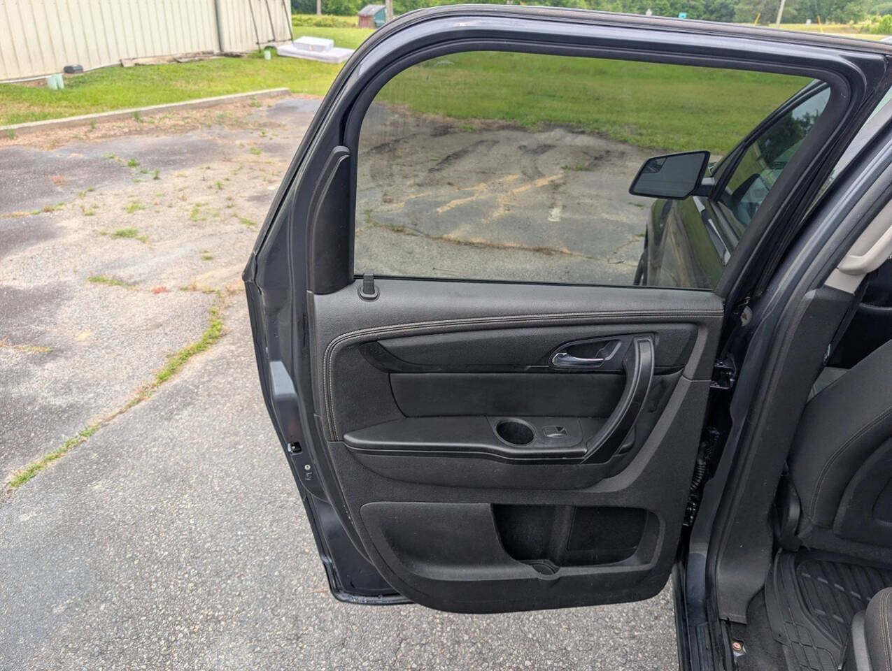 Used 2014 GMC Acadia SLE FWD image 28