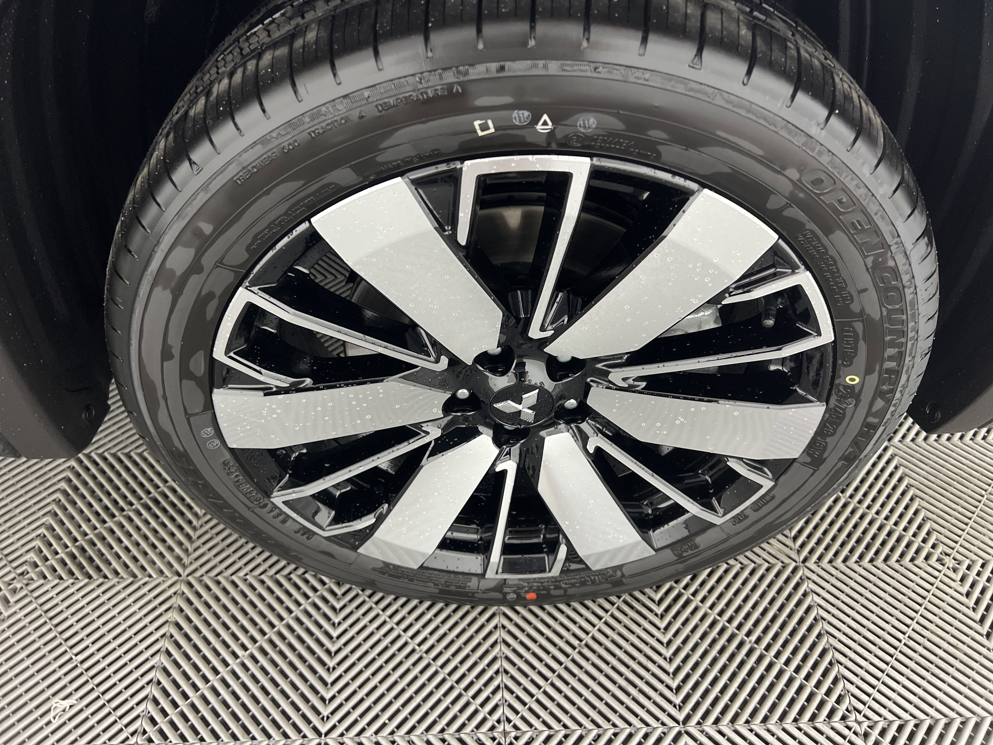 New 2025 Mitsubishi Outlander SEL image 7