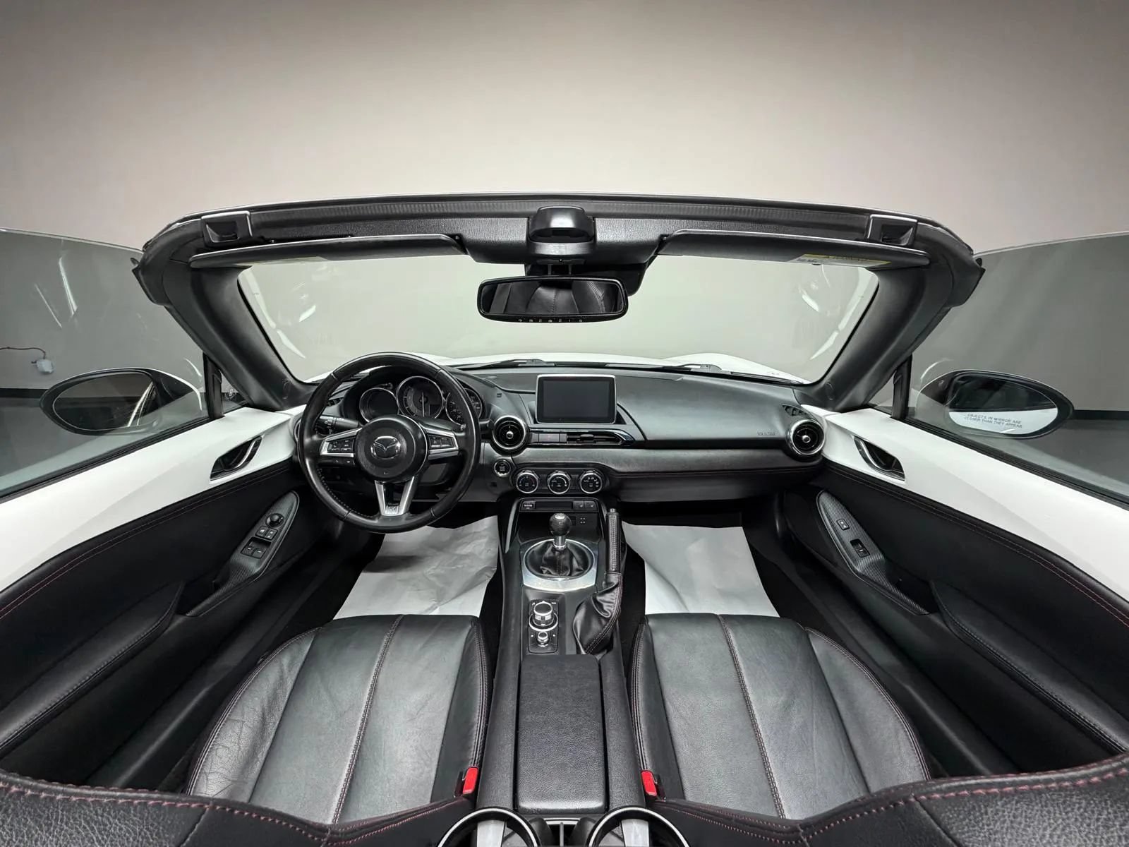 Used 2017 MAZDA MX-5 Miata RF Grand Touring RWD image 16