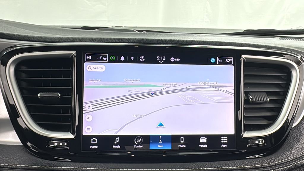 Used 2024 Chrysler Pacifica Select image 30