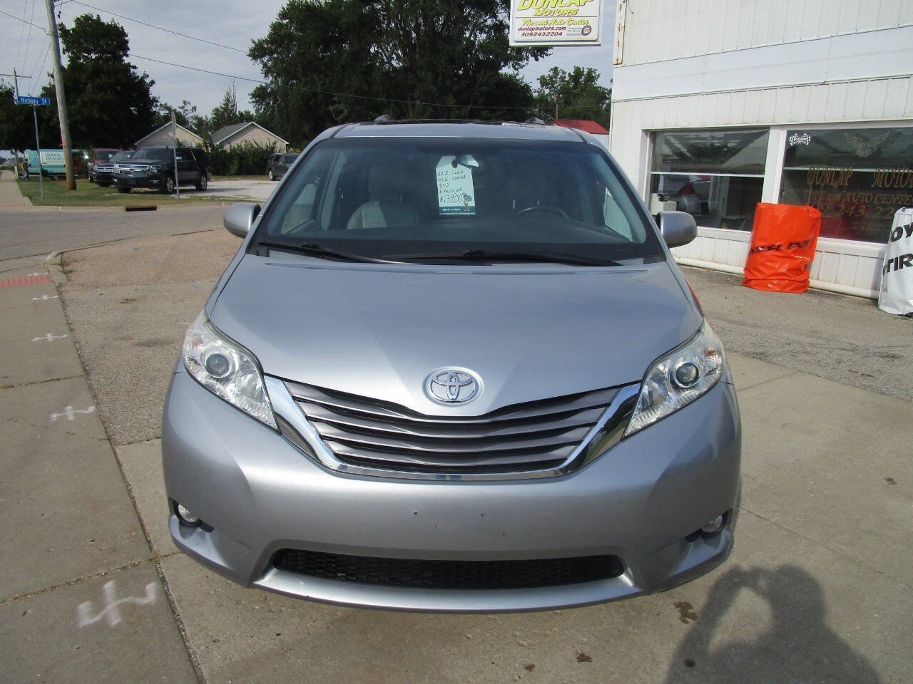 Used 2015 Toyota Sienna XLE Premium FWD image 9