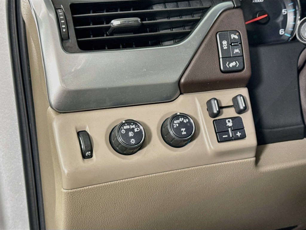 Used 2019 Chevrolet Suburban Premier w/ Max Trailering Package AWD/4WD image 19