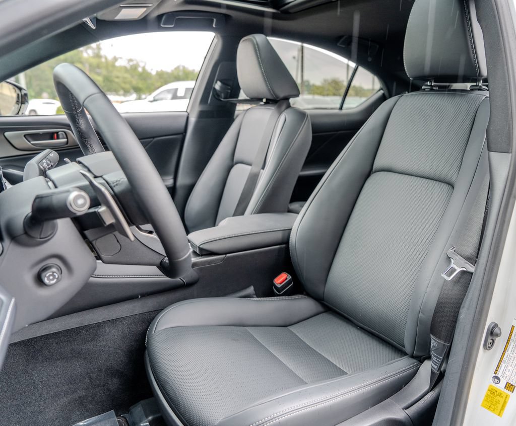 Used 2026 Lexus IS 350 F Sport w/ Accessory Package Z1 RWD image 18