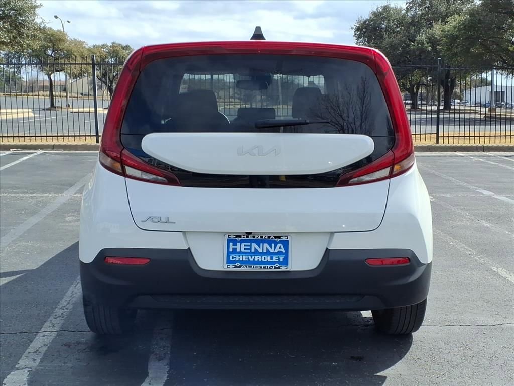 Used 2022 Kia Soul S image 11