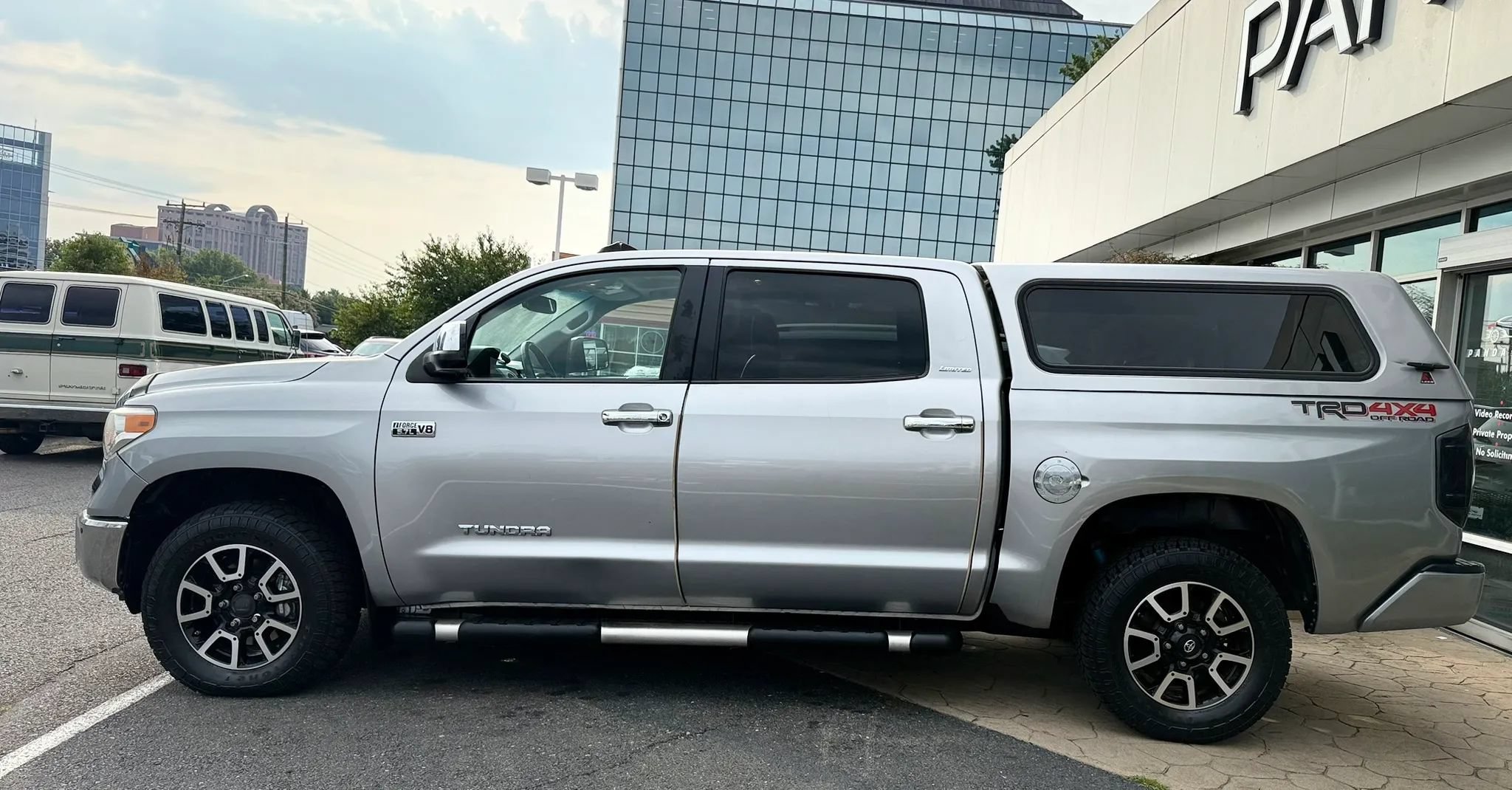 Used 2017 Toyota Tundra Limited w/ Limited Premium Package AWD/4WD image 2