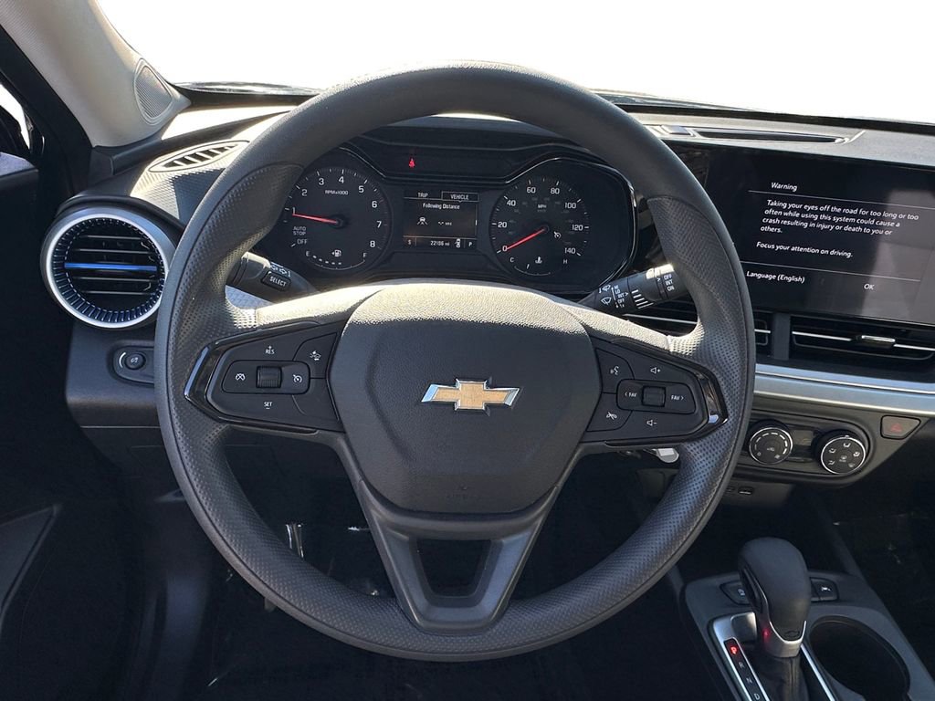 Used 2025 Chevrolet Trax LS image 12