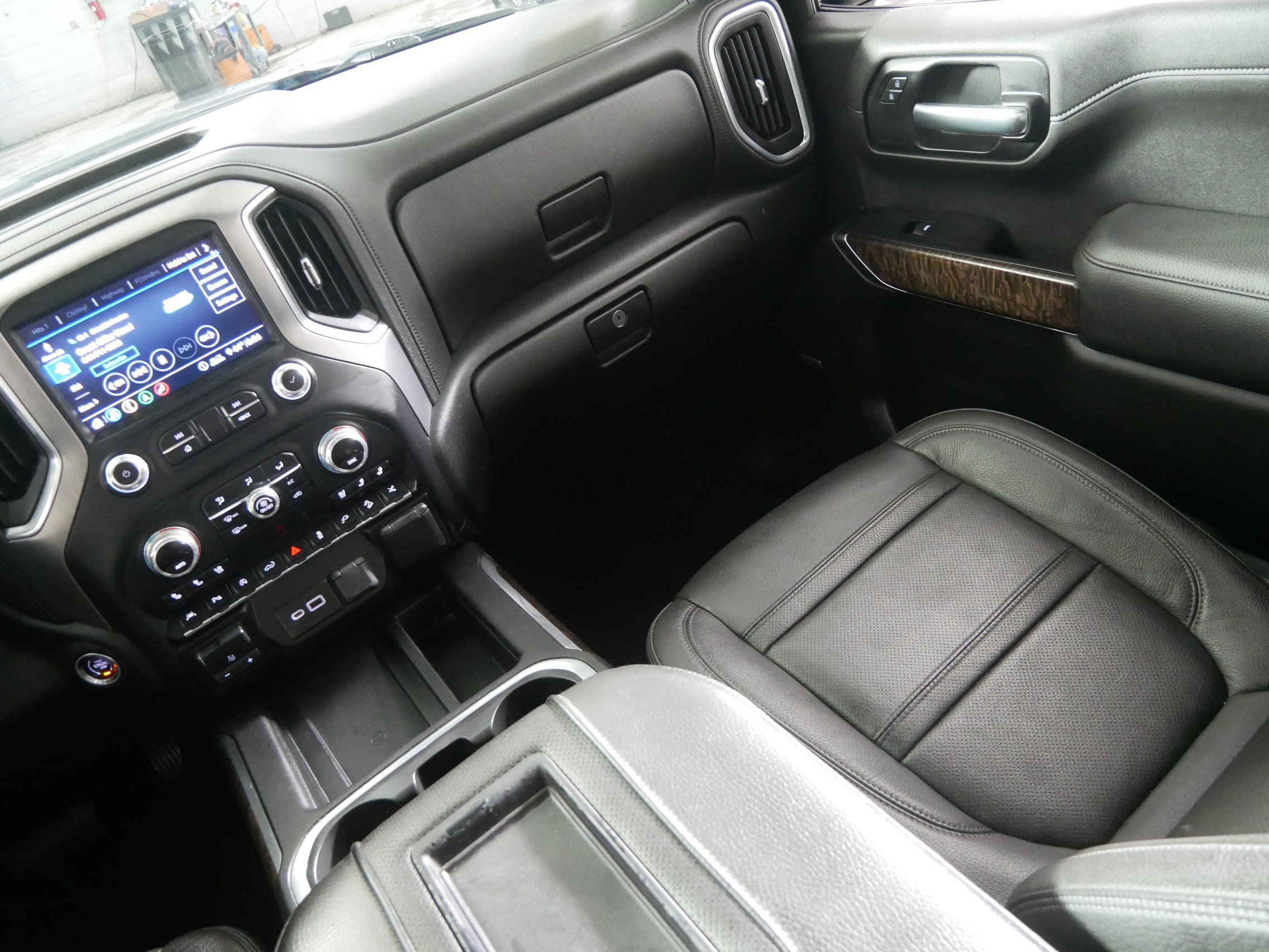 Used 2020 GMC Sierra 1500 Denali w/ Denali Ultimate Package AWD/4WD image 11