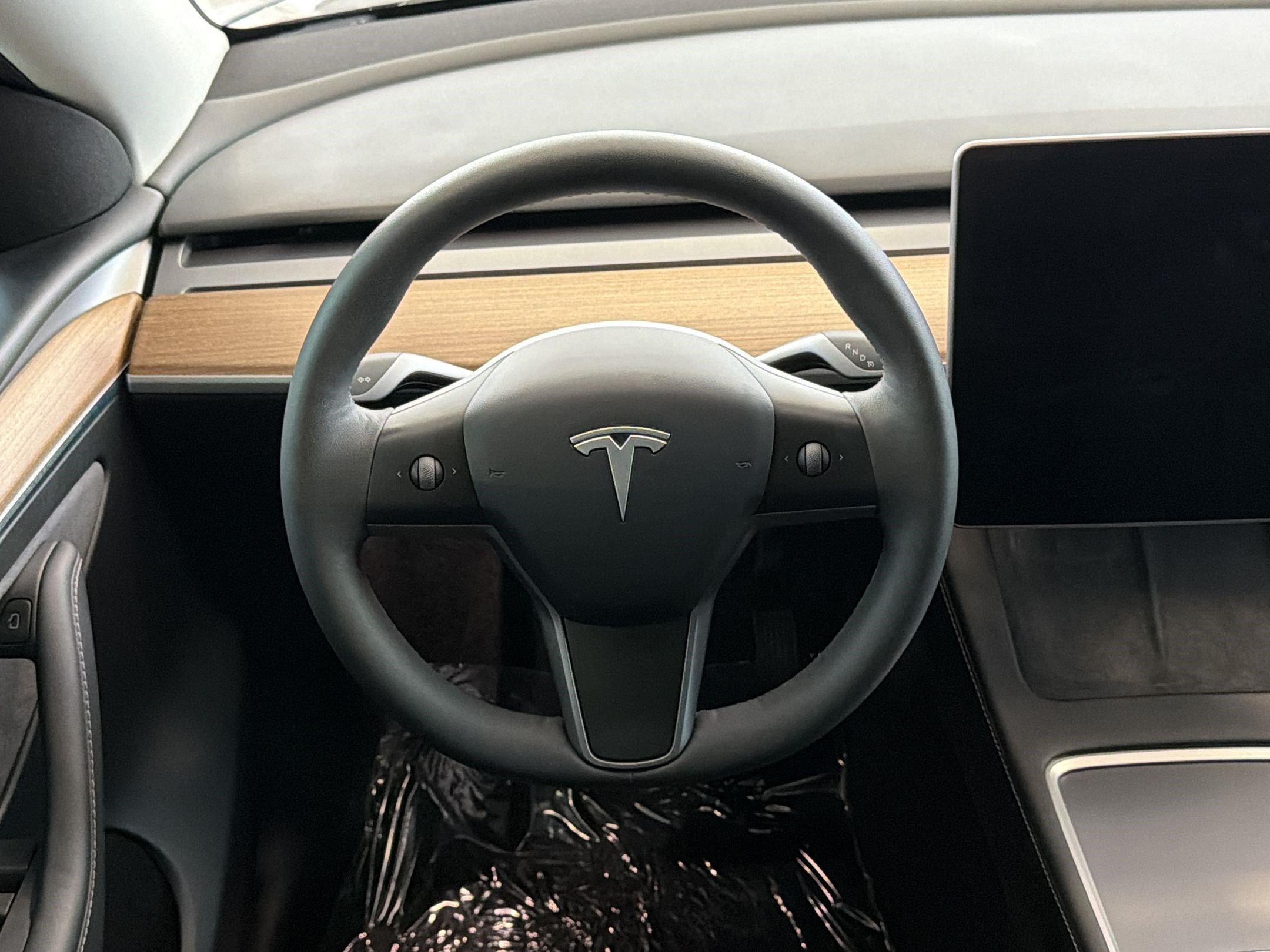 Used 2023 Tesla Model Y 2WD image 21