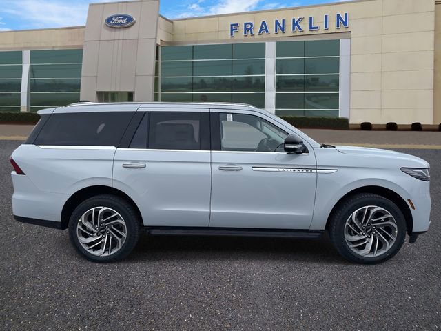 New 2026 Lincoln Navigator Premiere image 8