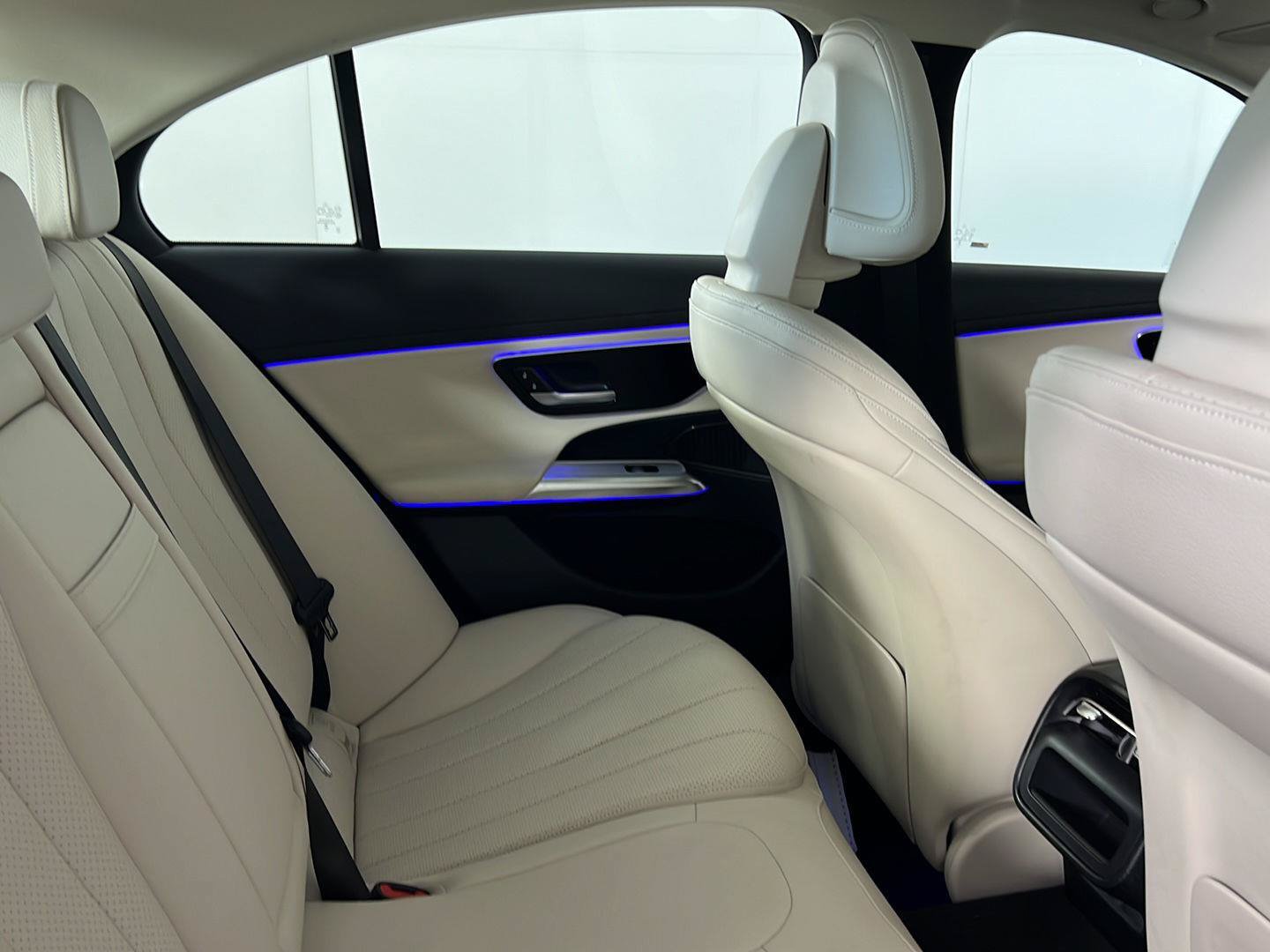 Certified 2024 Mercedes-Benz E 350 4MATIC Sedan image 17
