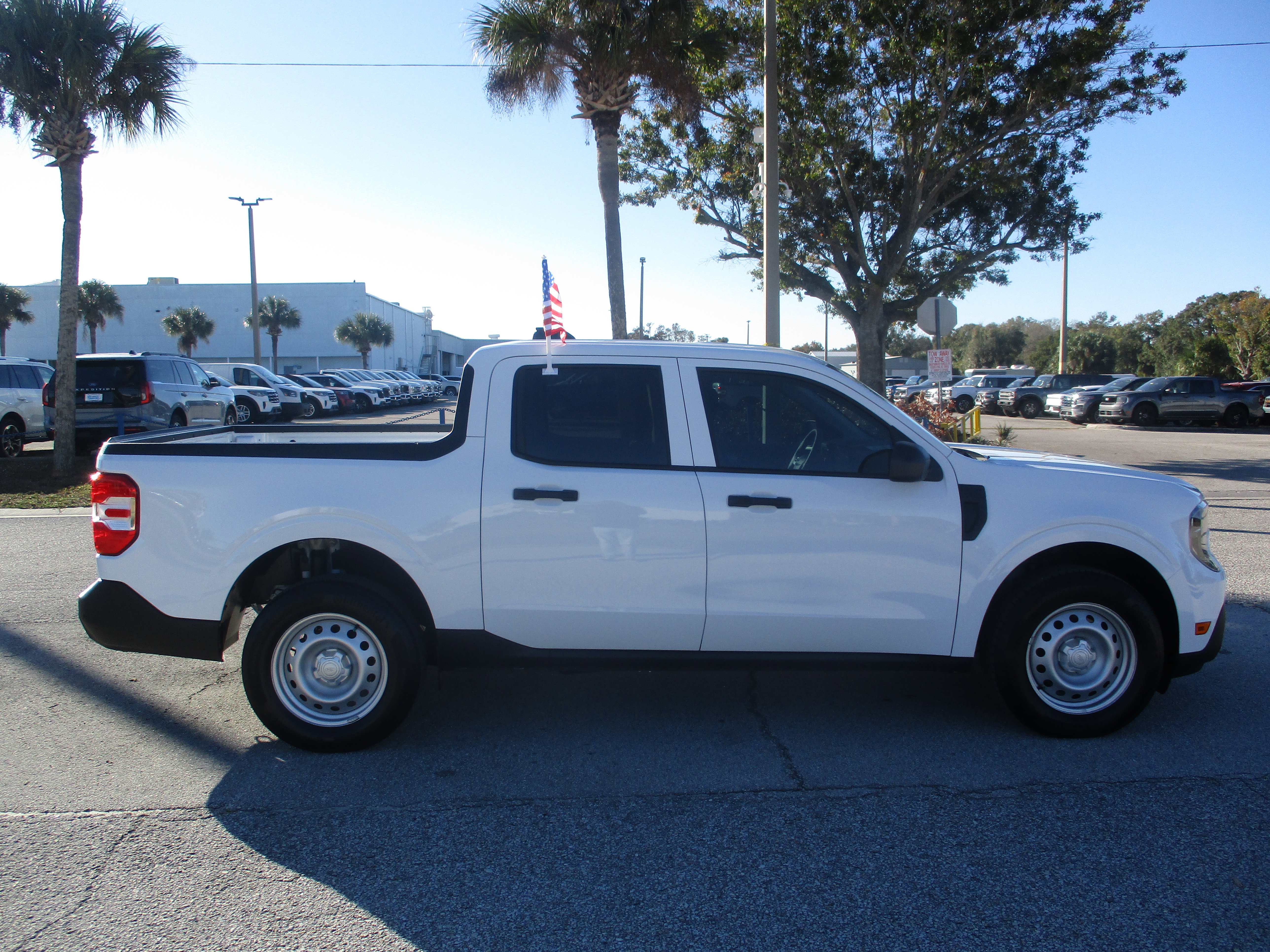 Used 2025 Ford Maverick XL w/ Equipment Group 102A image 8