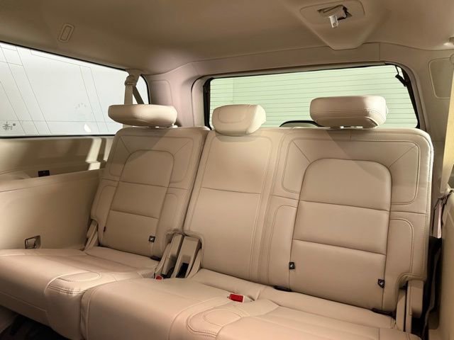 Used 2020 Lincoln Navigator L Reserve w/ Luxury Package AWD/4WD image 27
