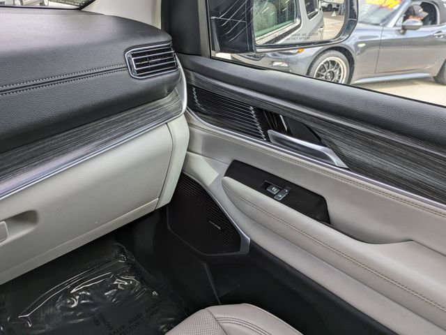 Used 2024 Jeep Wagoneer Series II w/ Flexible Seating Group image 19