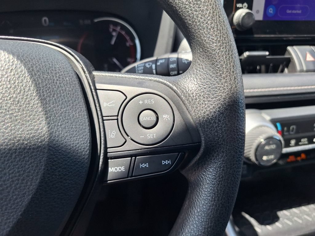 Used 2024 Toyota RAV4 XLE FWD image 19