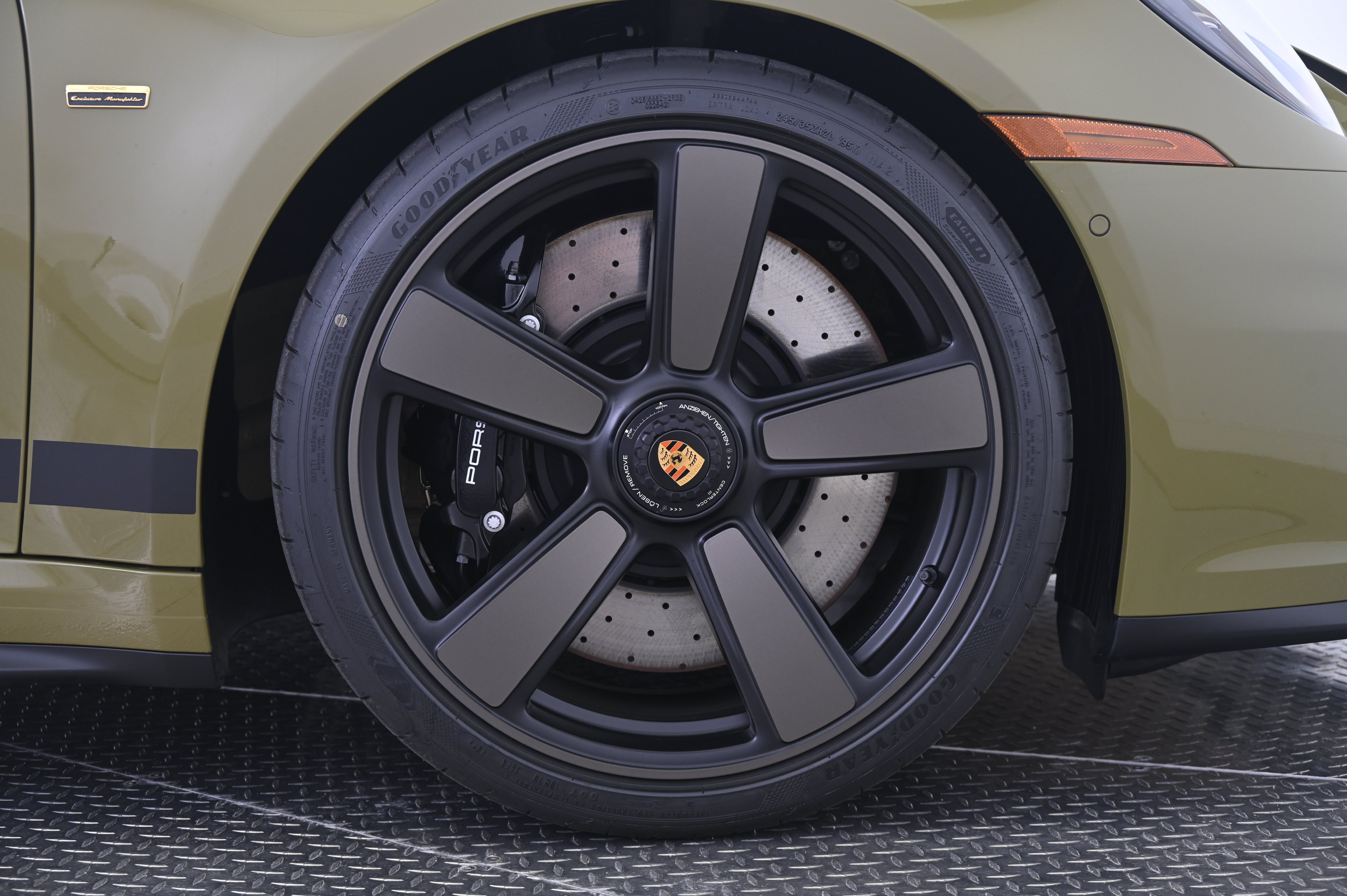 Used 2026 Porsche 911 GTS RWD image 19