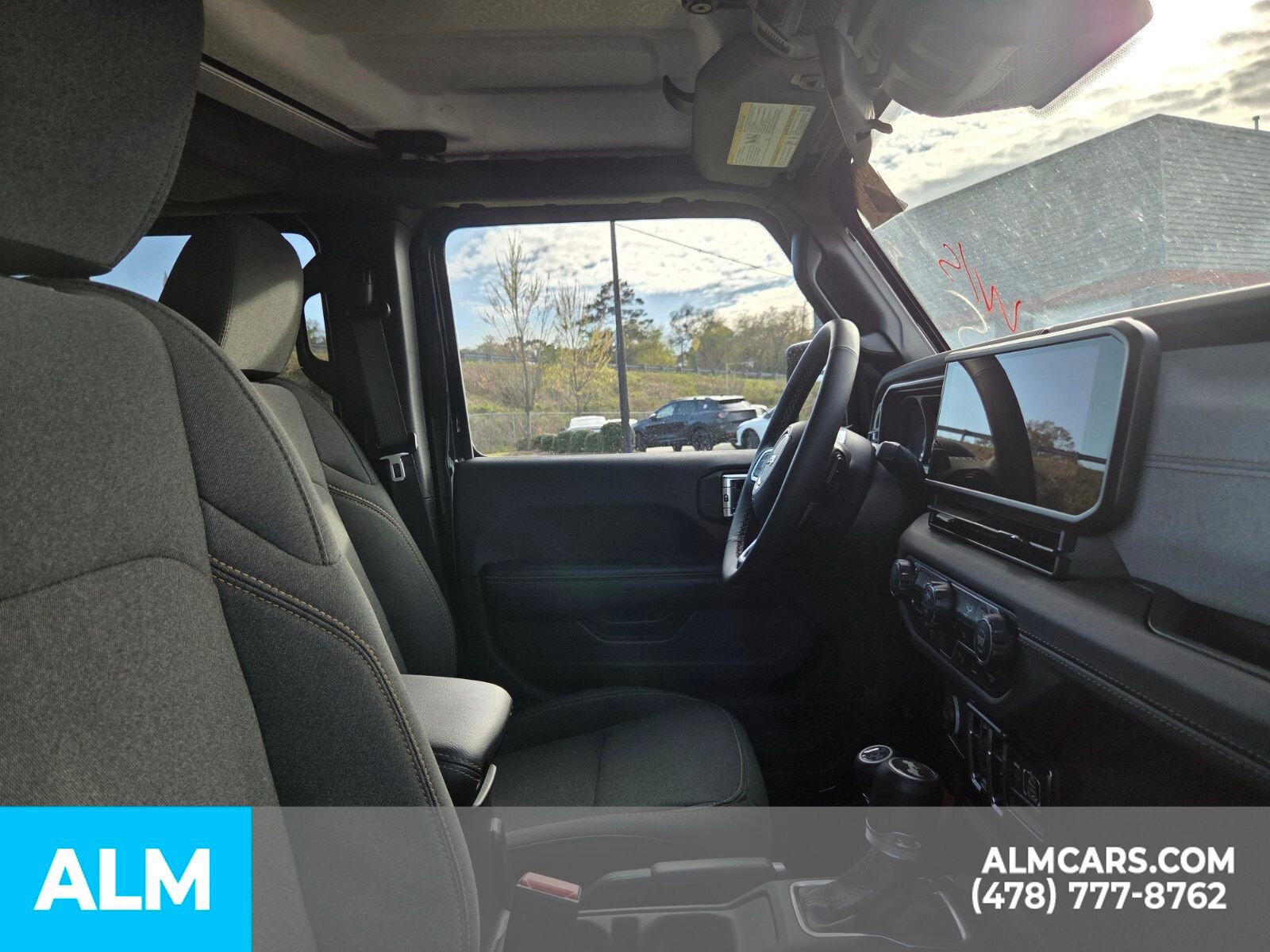 Used 2025 Jeep Wrangler Unlimited Sahara w/ Safety Group image 23