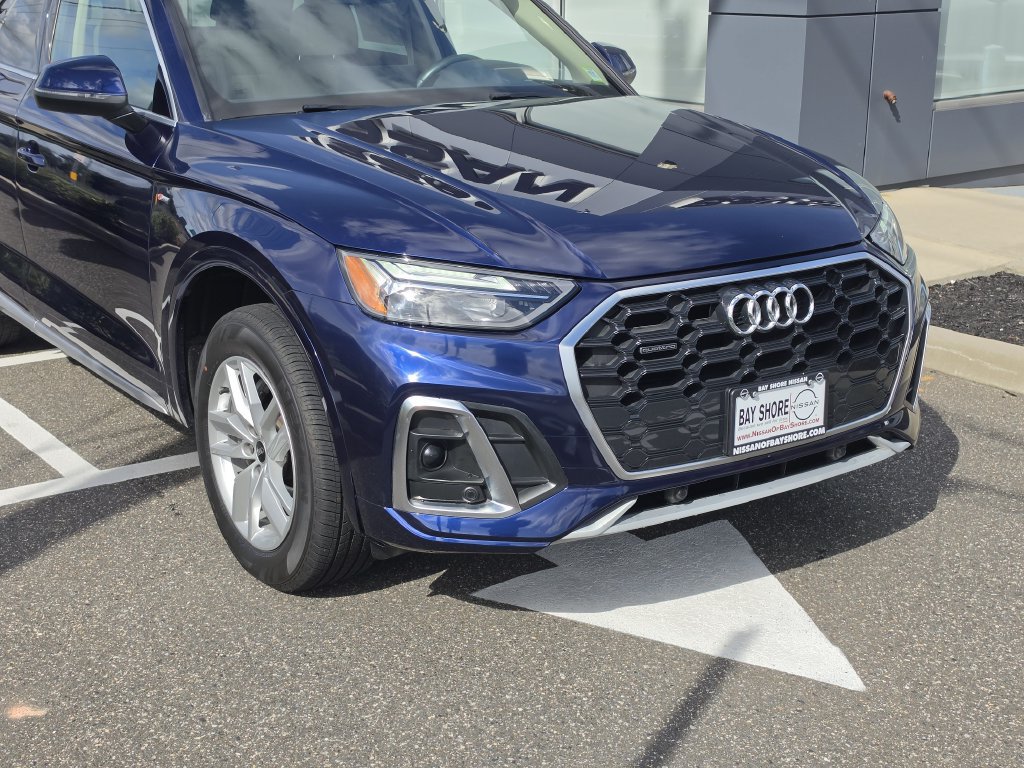 Used 2023 Audi Q5 2.0T Premium w/ Convenience Package AWD/4WD image 4