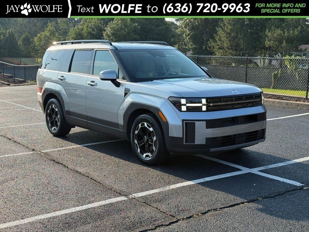 Used 2024 Hyundai Santa Fe SEL image 2