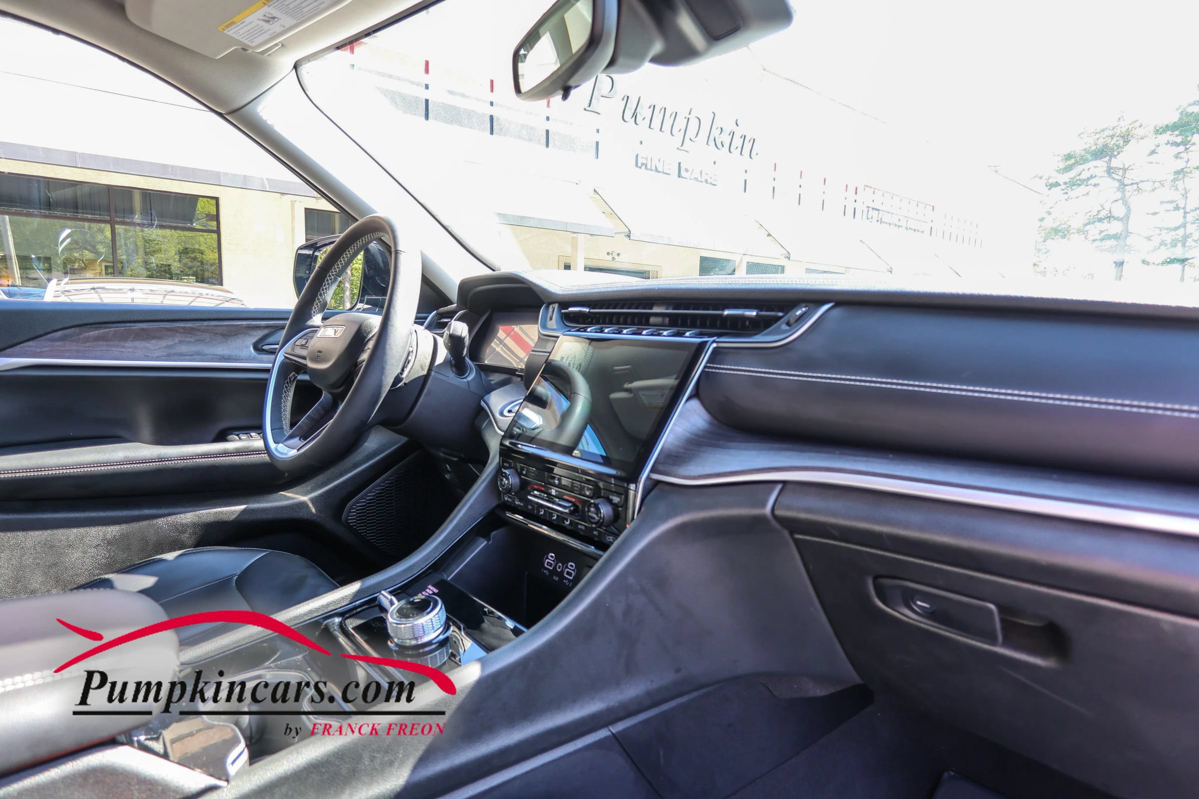 Used 2023 Jeep Grand Cherokee L Limited AWD/4WD image 26